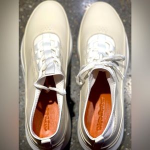 Men’s Wolf and Shepherd Crosstrainer Shoes. Size 12 NEVER WORN